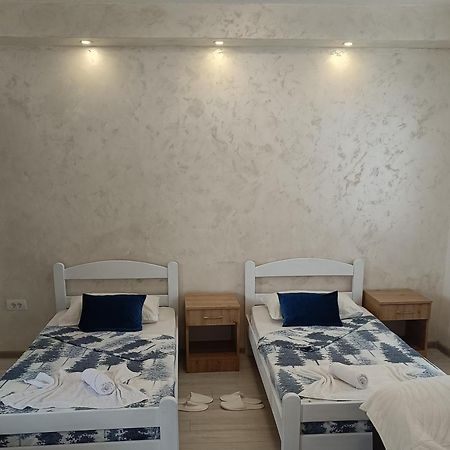 Matija Airport Apartment Mitrovici  Exteriér fotografie