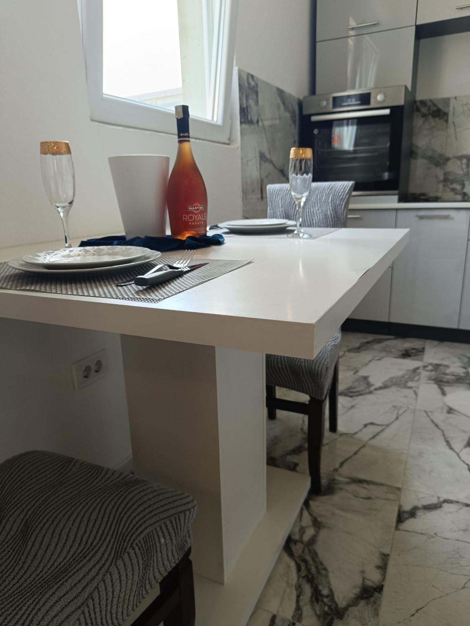 Matija Airport Apartment Mitrovici  Exteriér fotografie