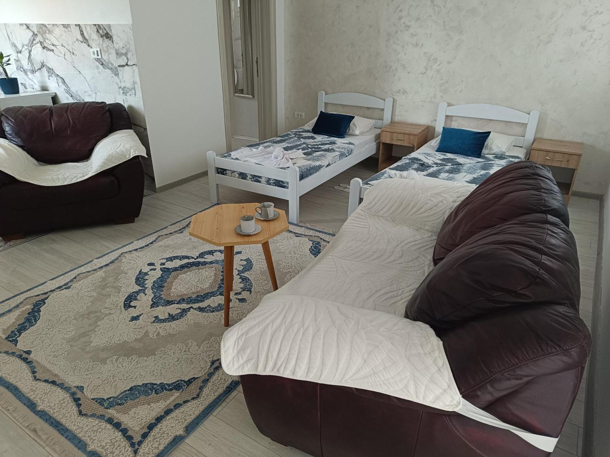 Matija Airport Apartment Mitrovici  Exteriér fotografie