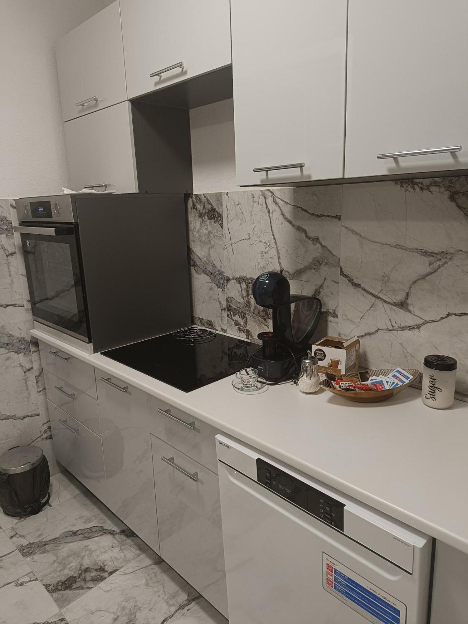 Matija Airport Apartment Mitrovici  Exteriér fotografie